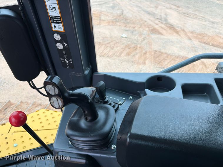 image for item DU1588 2018 John Deere 850K WLT dozer