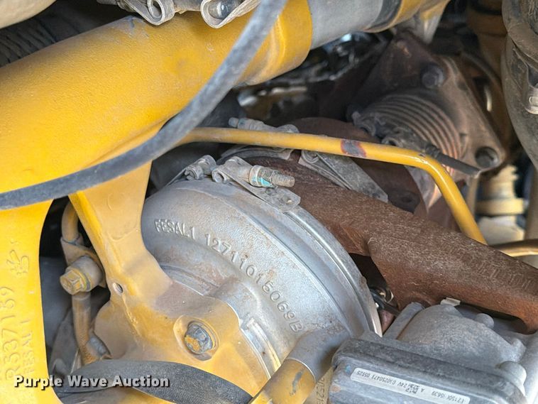 image for item DU1588 2018 John Deere 850K WLT dozer