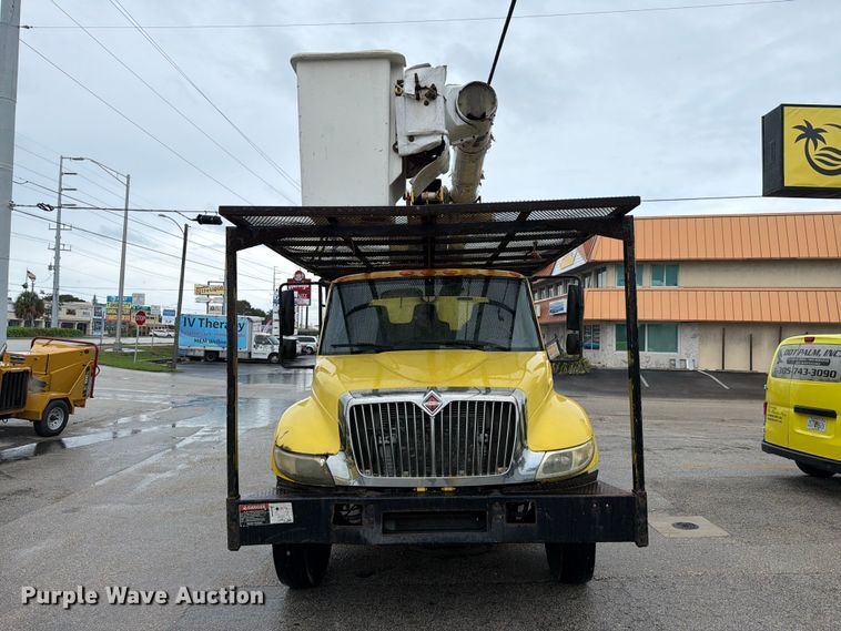 image for item DV7390 2005 International 4800 forestry bucket truck