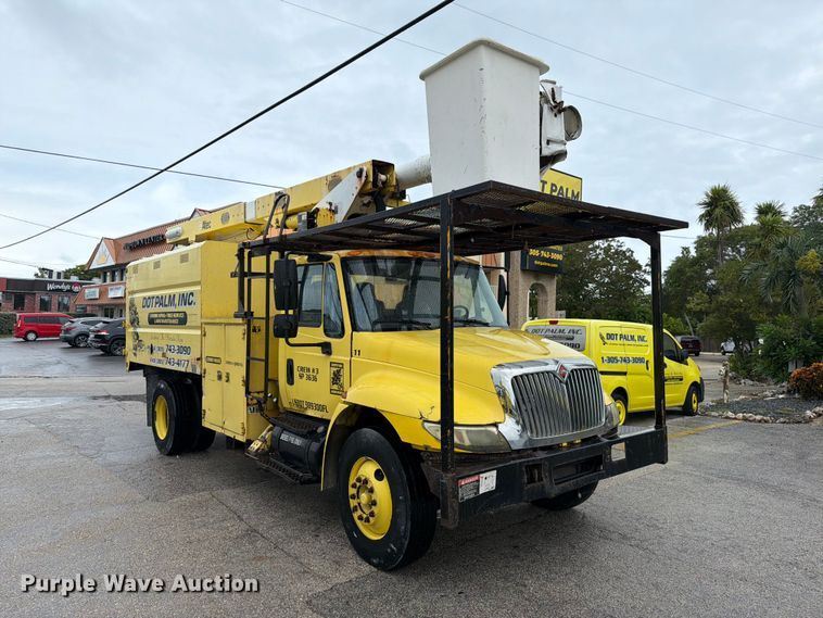 image for item DV7390 2005 International 4800 forestry bucket truck