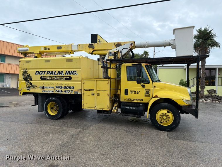 image for item DV7390 2005 International 4800 forestry bucket truck