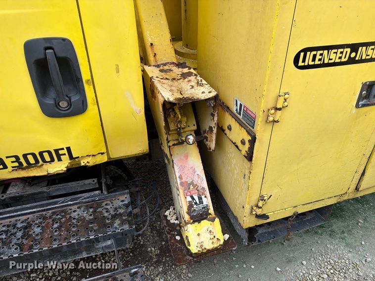 image for item DV7390 2005 International 4800 forestry bucket truck