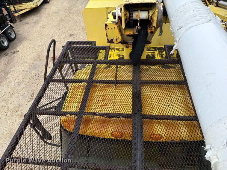 image for item DV7390 2005 International 4800 forestry bucket truck