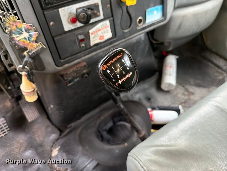 image for item DV7390 2005 International 4800 forestry bucket truck