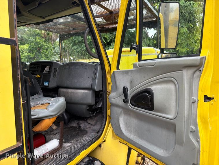 image for item DV7390 2005 International 4800 forestry bucket truck
