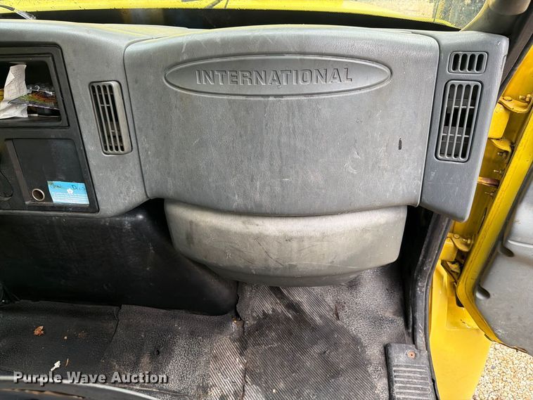 image for item DV7390 2005 International 4800 forestry bucket truck