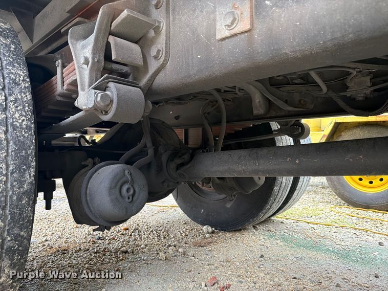 image for item DV7390 2005 International 4800 forestry bucket truck