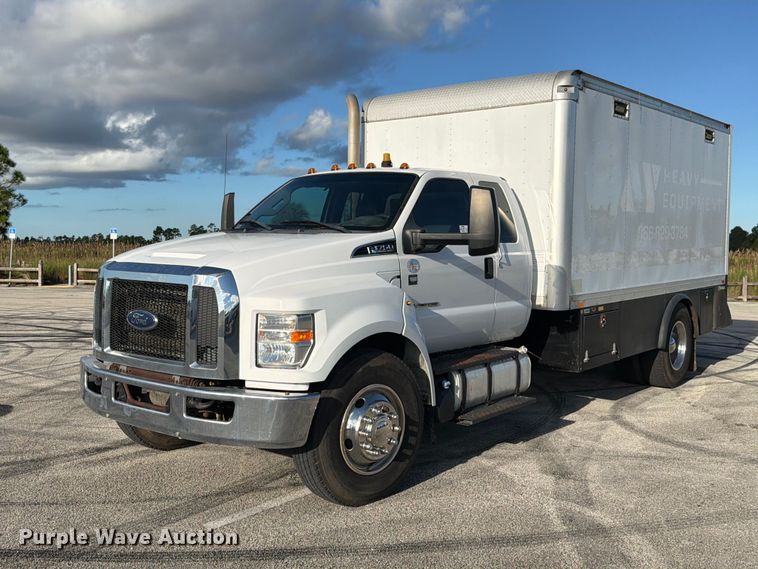 image for item DV7403 2019 Ford F-750 fuel / lube truck