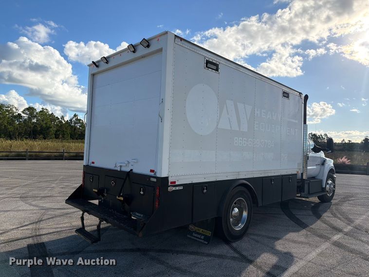 image for item DV7403 2019 Ford F-750 fuel / lube truck
