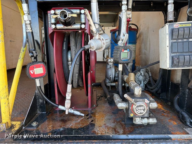 image for item DV7403 2019 Ford F-750 fuel / lube truck