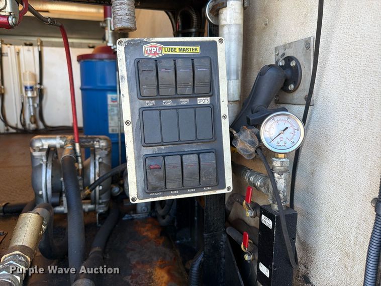 image for item DV7403 2019 Ford F-750 fuel / lube truck