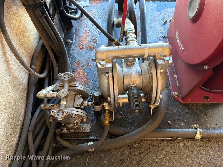 image for item DV7403 2019 Ford F-750 fuel / lube truck