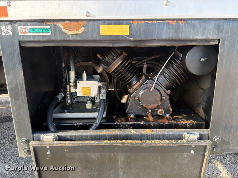 image for item DV7403 2019 Ford F-750 fuel / lube truck