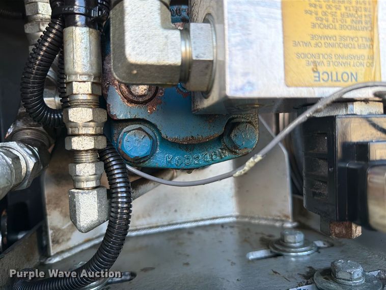 image for item DV7403 2019 Ford F-750 fuel / lube truck