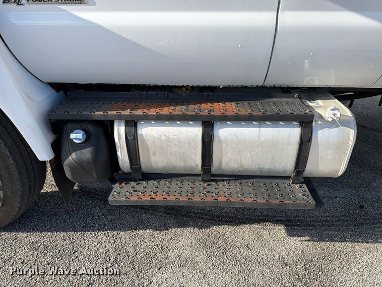 image for item DV7403 2019 Ford F-750 fuel / lube truck
