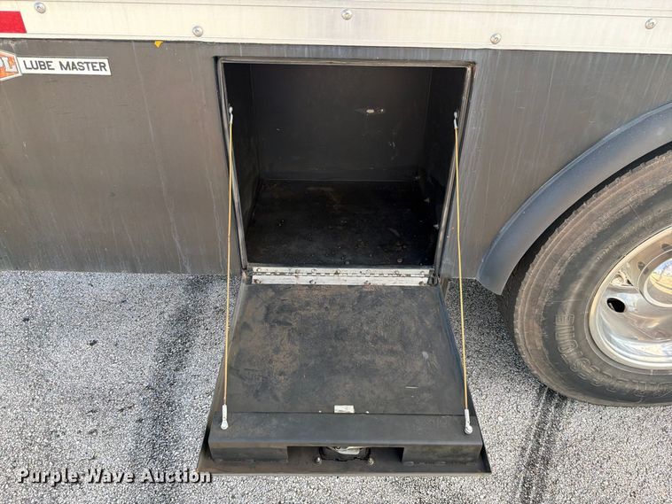 image for item DV7403 2019 Ford F-750 fuel / lube truck