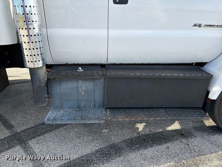 image for item DV7403 2019 Ford F-750 fuel / lube truck