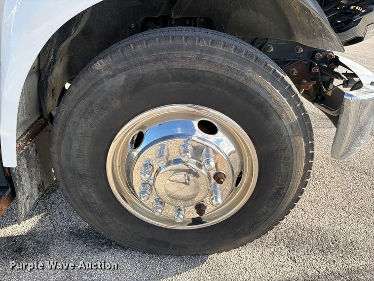 image for item DV7403 2019 Ford F-750 fuel / lube truck