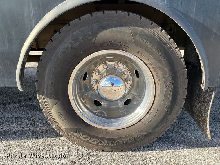 image for item DV7403 2019 Ford F-750 fuel / lube truck