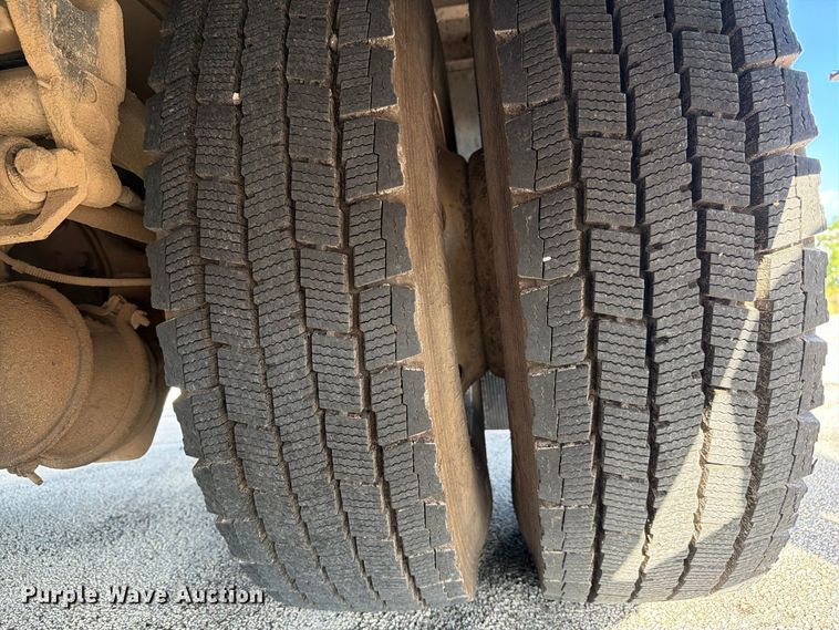 image for item DV7403 2019 Ford F-750 fuel / lube truck