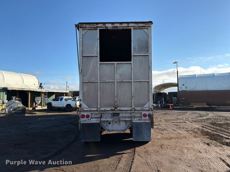 image for item EA0054 1980 Peerless chip trailer