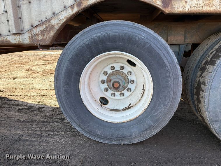 image for item EA0054 1980 Peerless chip trailer