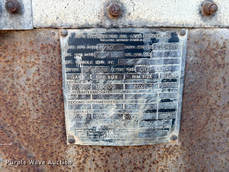 image for item EA0054 1980 Peerless chip trailer