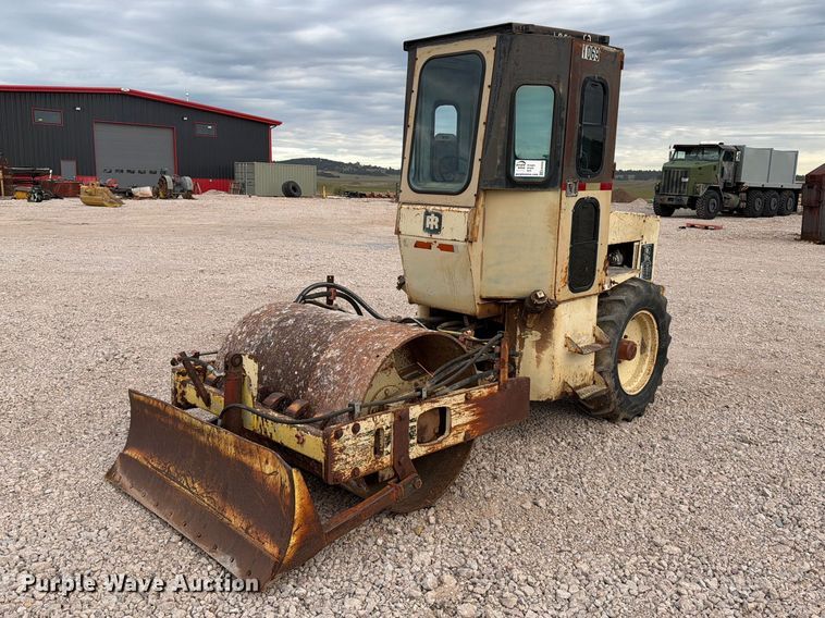 image for item EA0550 1996 Ingersoll-Rand SD-40F single drum vibratory roller