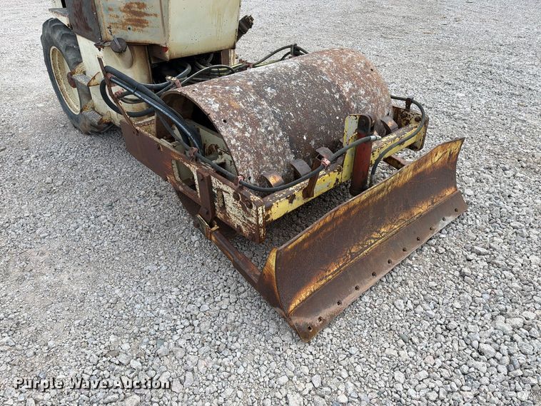 image for item EA0550 1996 Ingersoll-Rand SD-40F single drum vibratory roller
