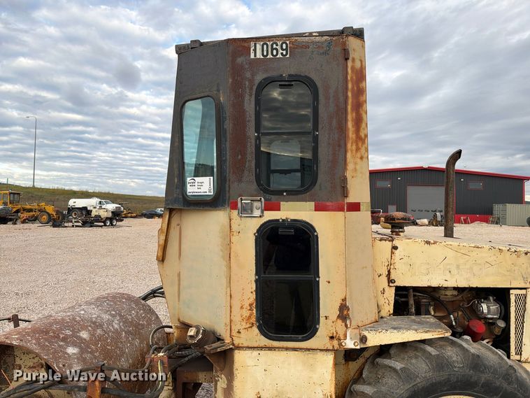 image for item EA0550 1996 Ingersoll-Rand SD-40F single drum vibratory roller