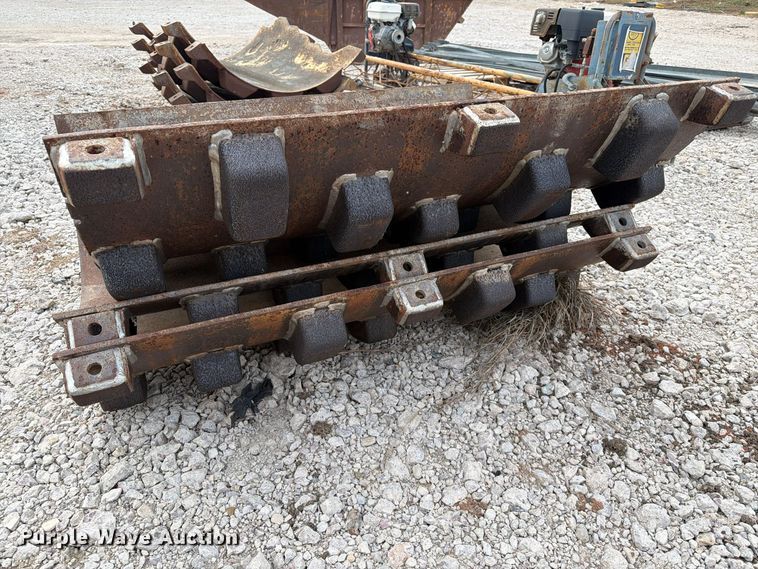 image for item EA0550 1996 Ingersoll-Rand SD-40F single drum vibratory roller