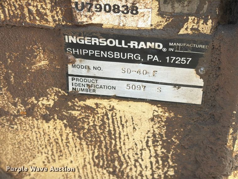 image for item EA0550 1996 Ingersoll-Rand SD-40F single drum vibratory roller