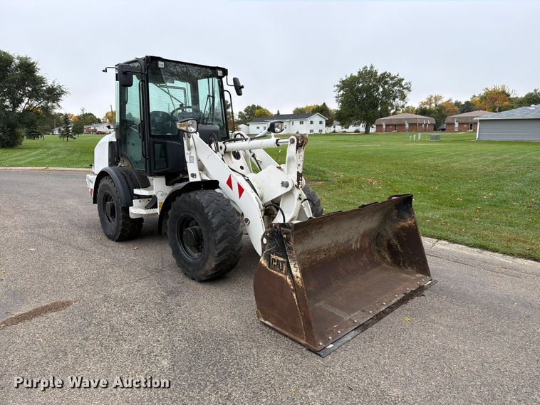 image for item EA0590 2015 Caterpillar 907M wheel loader
