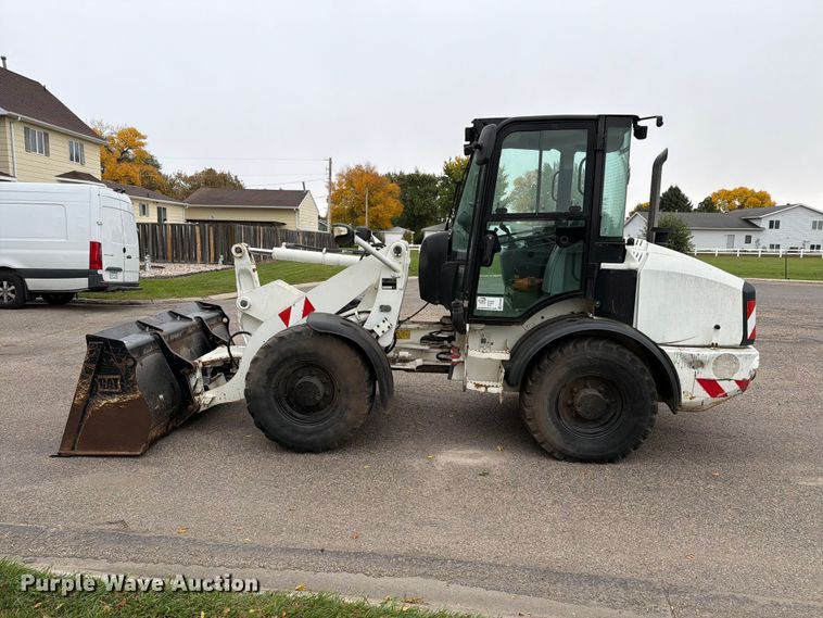 image for item EA0590 2015 Caterpillar 907M wheel loader
