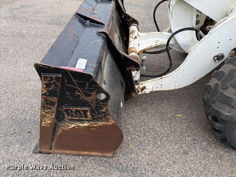 image for item EA0590 2015 Caterpillar 907M wheel loader