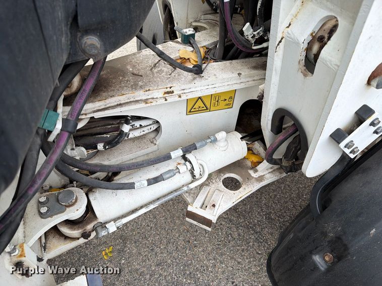 image for item EA0590 2015 Caterpillar 907M wheel loader