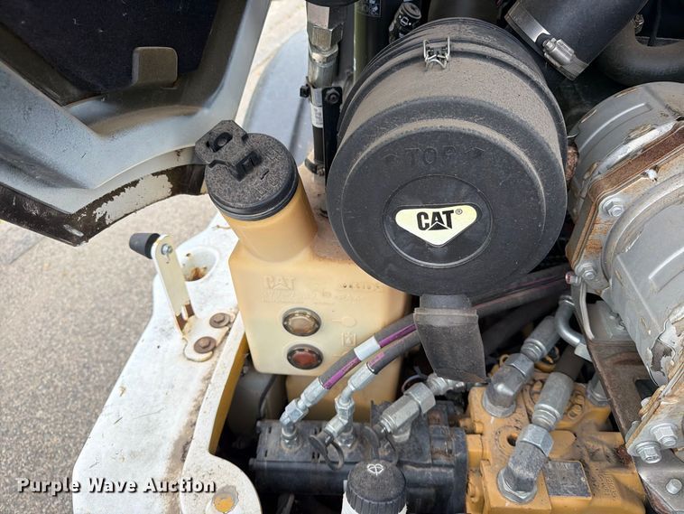image for item EA0590 2015 Caterpillar 907M wheel loader