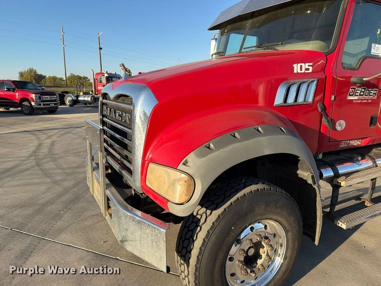 image for item EA0592 2018 Mack GU713 dump truck
