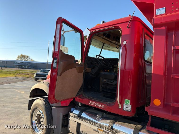 image for item EA0592 2018 Mack GU713 dump truck
