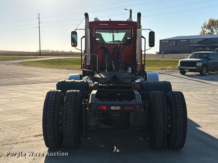 image for item EA0593 2018 Mack Anthem semi truck
