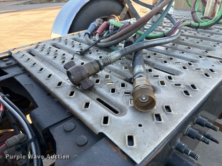 image for item EA0593 2018 Mack Anthem semi truck