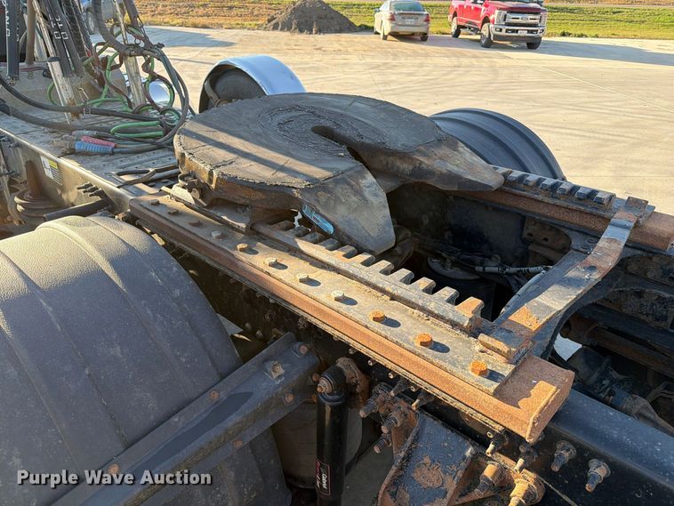 image for item EA0593 2018 Mack Anthem semi truck