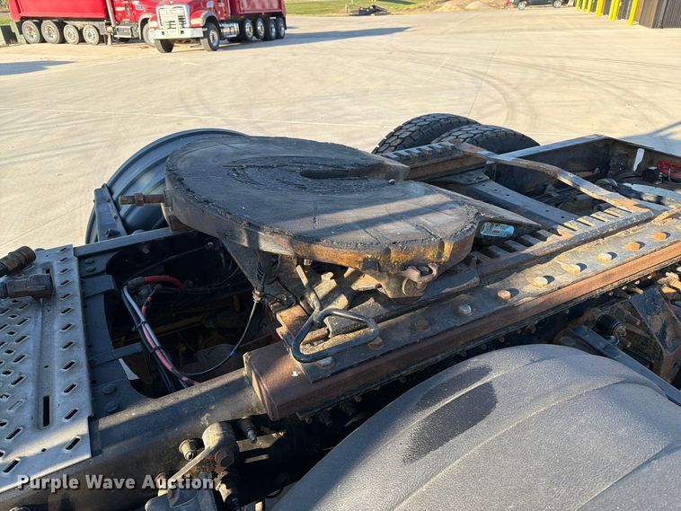 image for item EA0593 2018 Mack Anthem semi truck