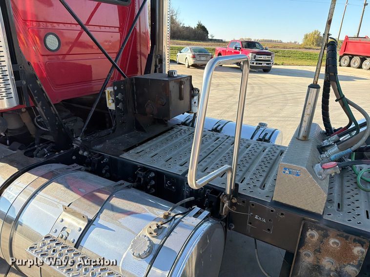 image for item EA0593 2018 Mack Anthem semi truck