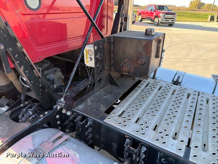 image for item EA0593 2018 Mack Anthem semi truck