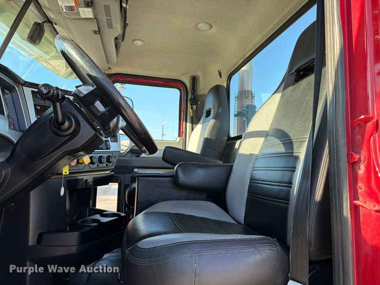 image for item EA0593 2018 Mack Anthem semi truck