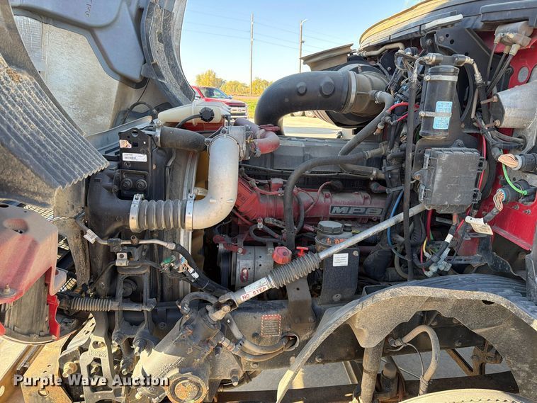 image for item EA0593 2018 Mack Anthem semi truck