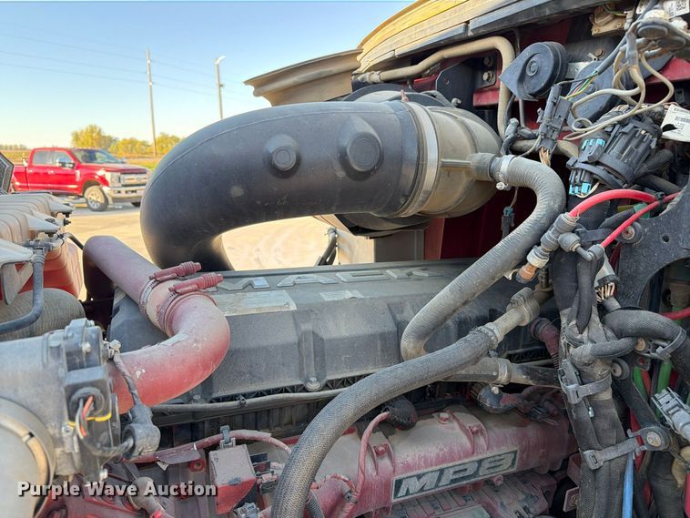 image for item EA0593 2018 Mack Anthem semi truck