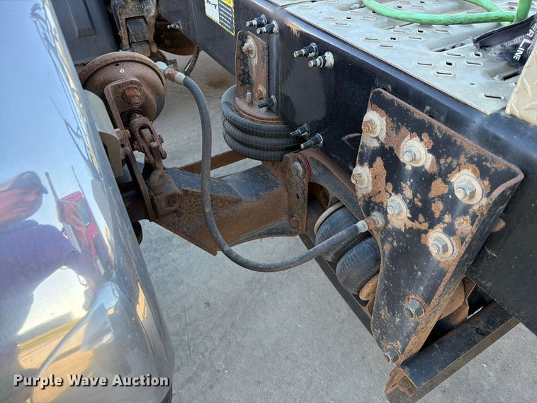 image for item EA0593 2018 Mack Anthem semi truck