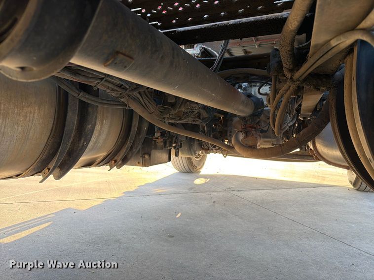 image for item EA0593 2018 Mack Anthem semi truck